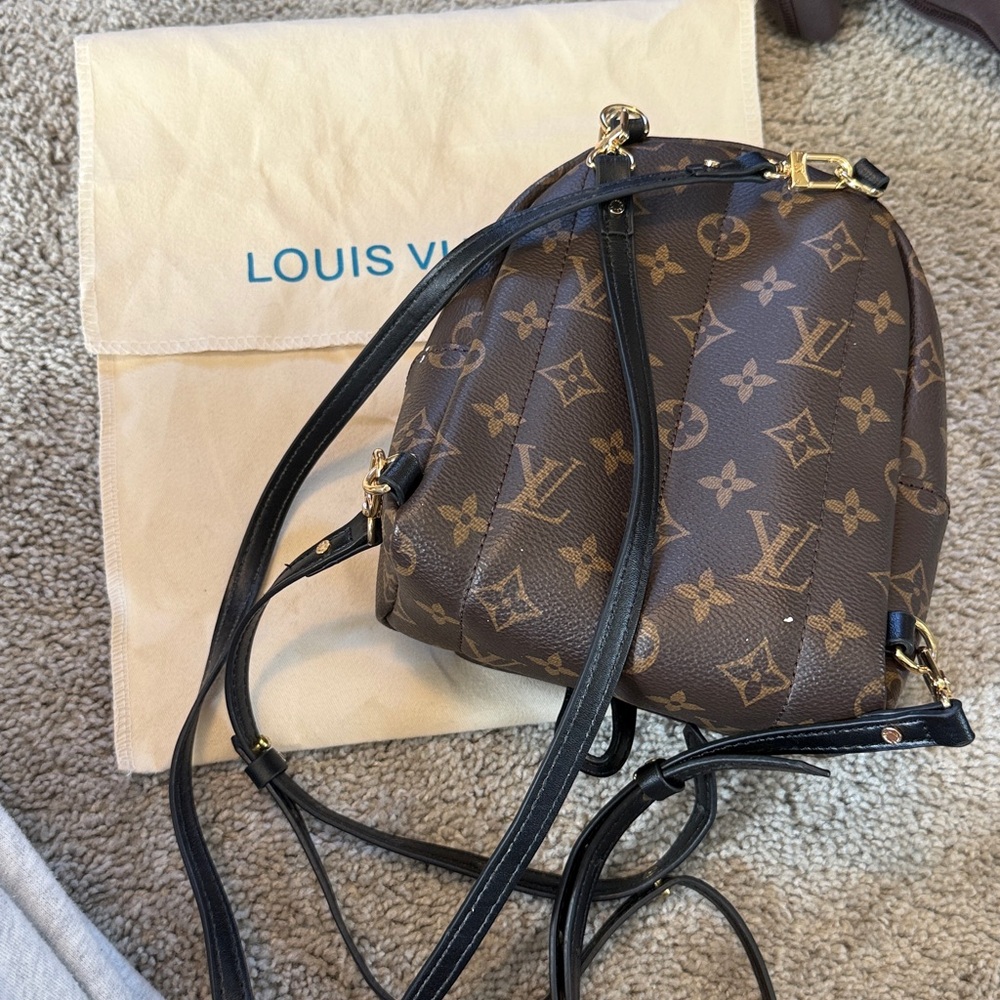 Faux Louis Vuitton Brown Monogram Backpack - Picture 2 of 3